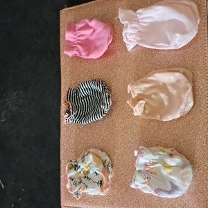 6 pack of baby girl hand mittens